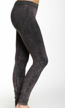 Load image into Gallery viewer, Vintage Knee Legging

